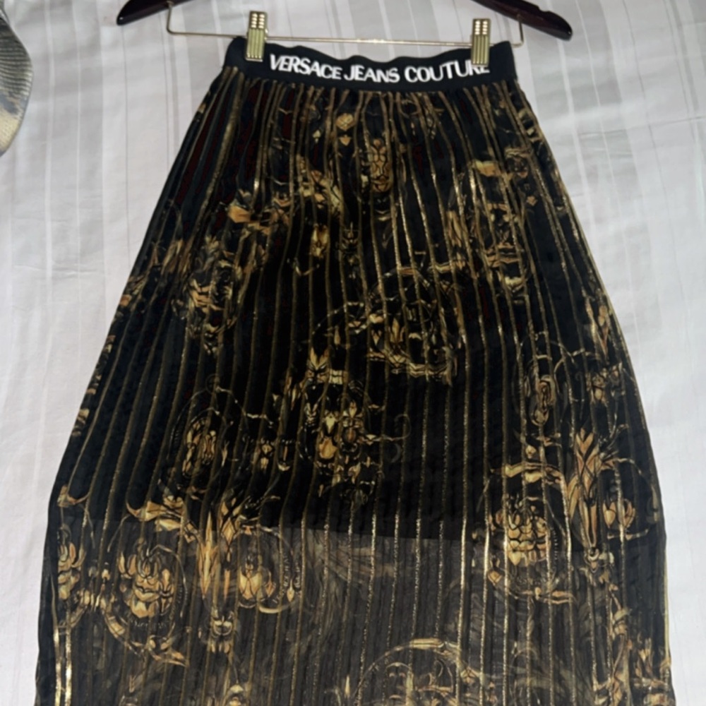 Versace jeans couture skirt .size small .